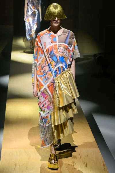 Look 4